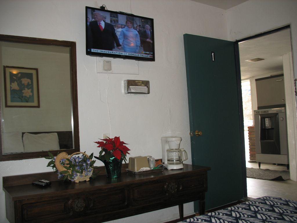 Travel Inn Roseburg Extérieur photo